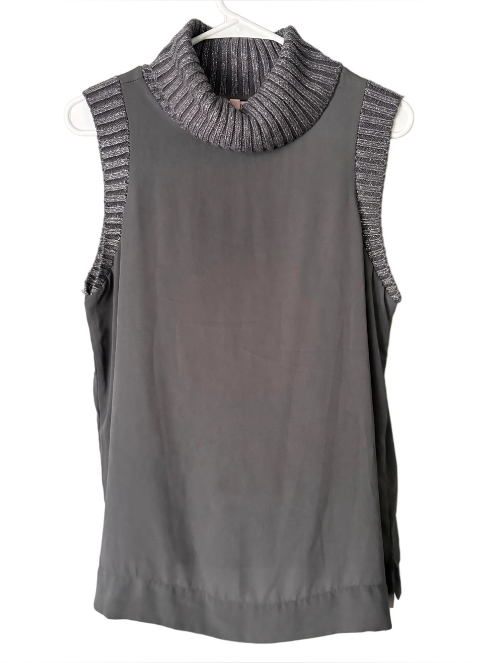 Juicy Couture Sleeveless Mock Neck Top Women’s Size Large Grey Shimmer